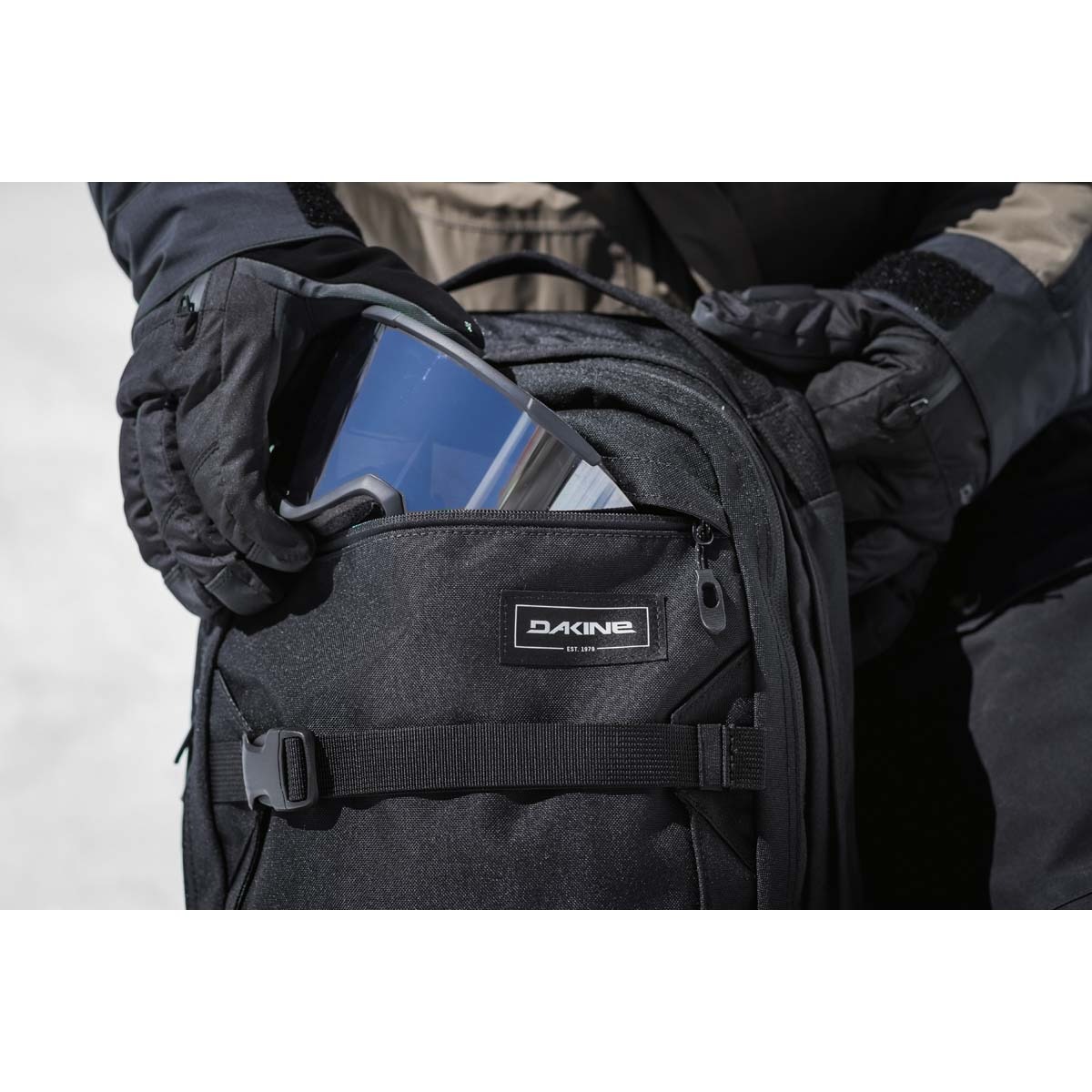 Dakine mission 25l squall hotsell